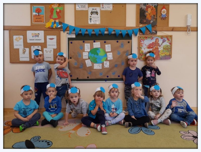 Przedszkolaki z grupy Krasnoludki świętują Dzień Praw Dziecka