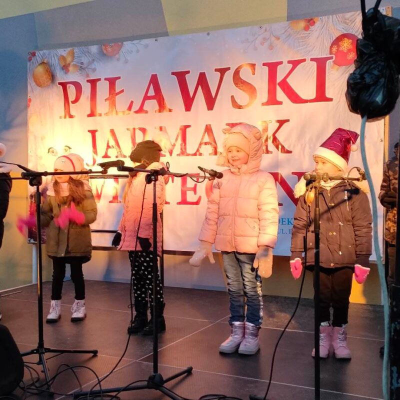 Występ przedszkolaków z grupy Biedronki